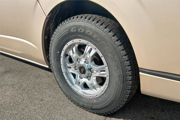 スタッドレスタイヤ